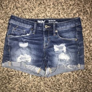 Jean frayed shorts